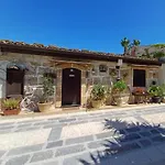 Holiday home La Virgy Per Noto With Share Swimming Pool With Wonderful Sea View Avola