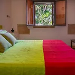 La Virgy Per Noto With Share Swimming Pool With Wonderful Sea View Holiday home