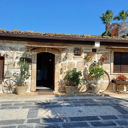 Country House La Virgy With Exclusive Pool And Sea View بيت للعطل أفولا