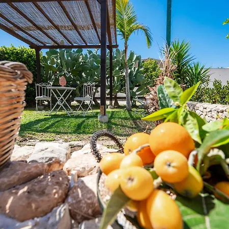 La Virgy Per Noto With Share Swimming Pool With Wonderful Sea View Holiday home