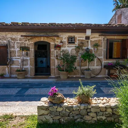La Virgy Per Noto With Share Swimming Pool With Wonderful Sea View Holiday home Avola