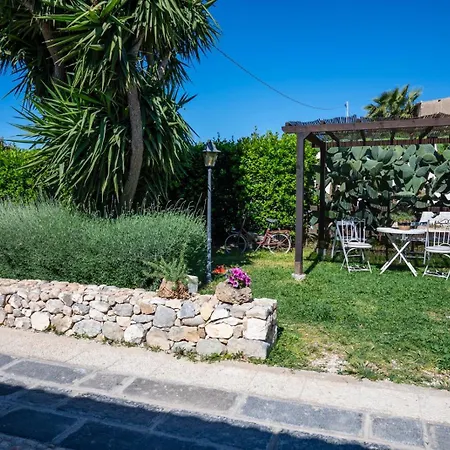 Country House La Virgy With Exclusive Pool And Sea View * أفولا